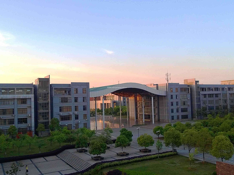 武汉工程大学